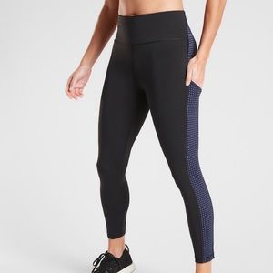 Athleta Stash Pocket Colorblock 7/8 leggings